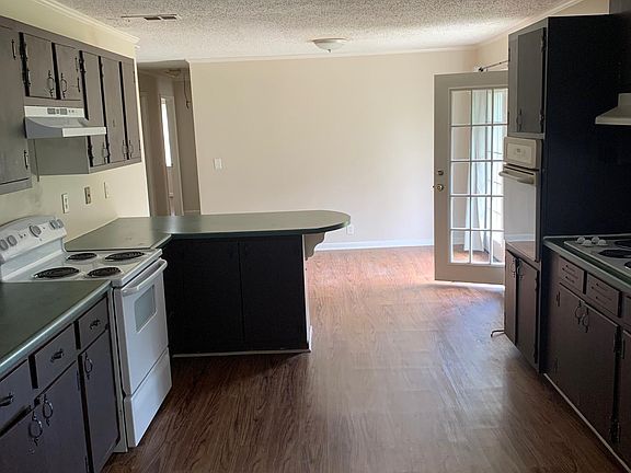 2nd image of 3645 Sunny Hill Dr