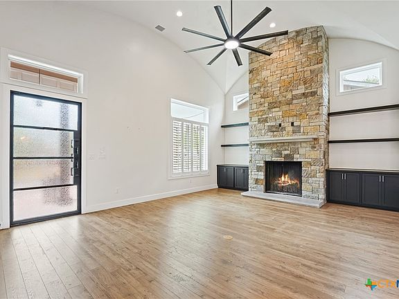 4th image of 670 Magazine Ave