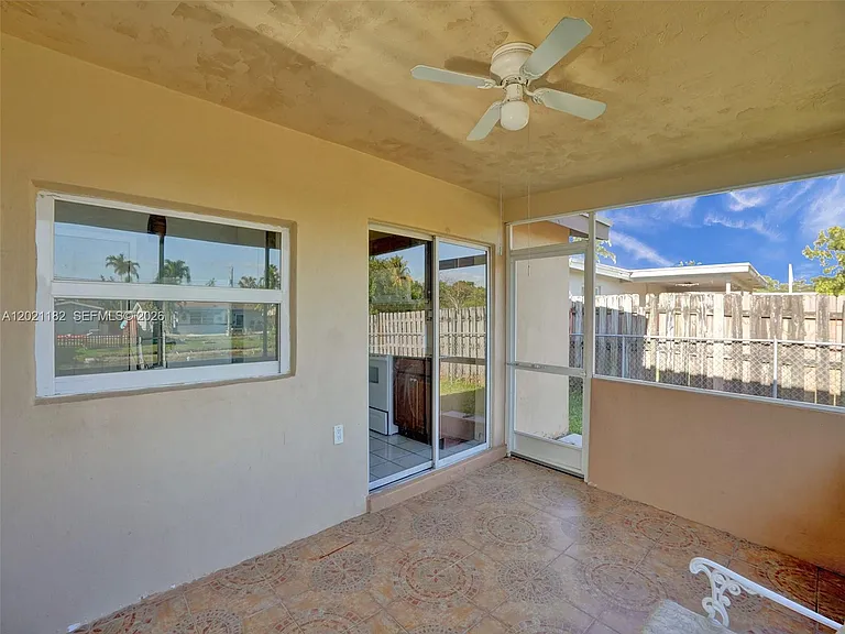 8550 NW 27th Pl — Photo 31