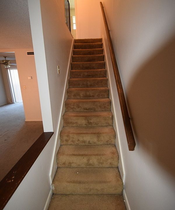 1st image of 941 Castle Way