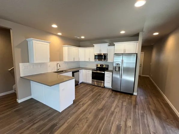 Newer 10 Unit Townhome Community in Convenient Location