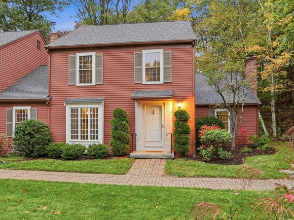 3 Edmonds Rd #3, Concord, MA 01742