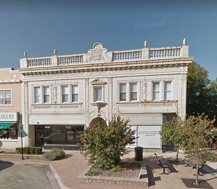 1st image of 2140 Clarence Ave APT 1N