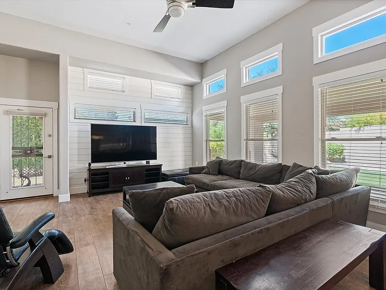 13610 E Laurel Ln — Photo 14