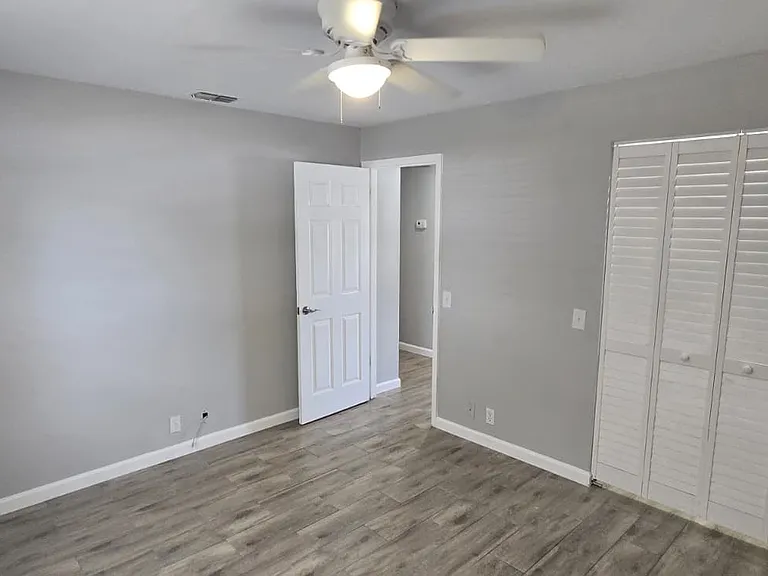 5657 Struthers Ct — Photo 12
