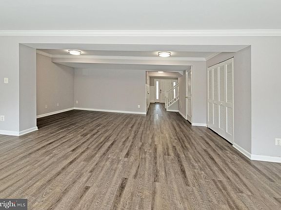 4th image of 8126 Horseshoe Cottage Cir