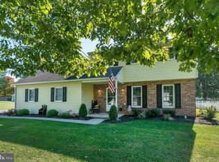 617 Woodcrest Ave, Lititz, PA 17543