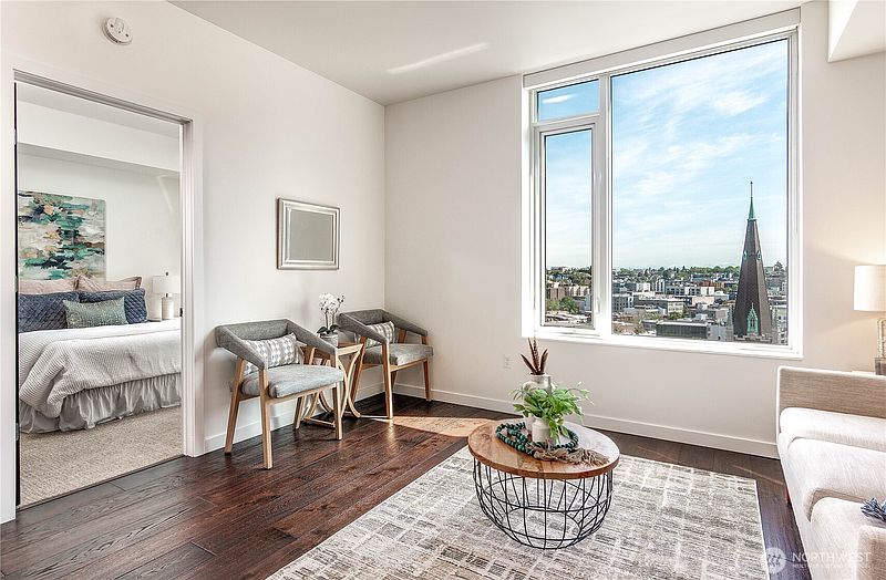 5th image of 1321 Seneca Street #1102