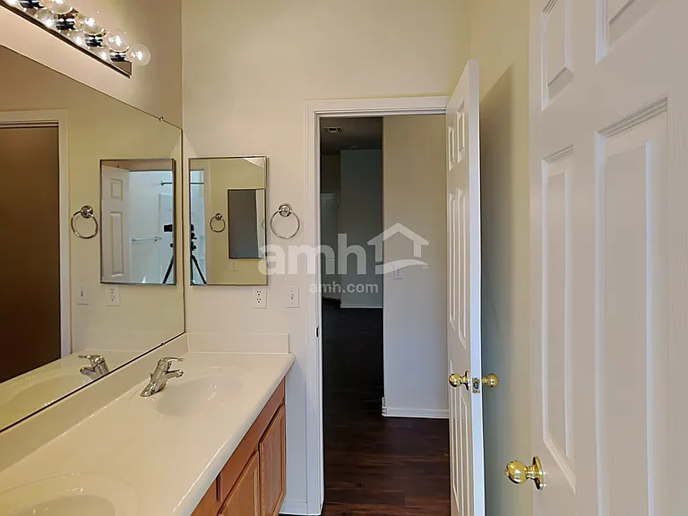 2363 E Omega Dr — Photo 18