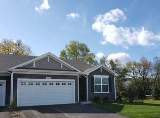 300 Sussex Ln, North Aurora, IL 60542