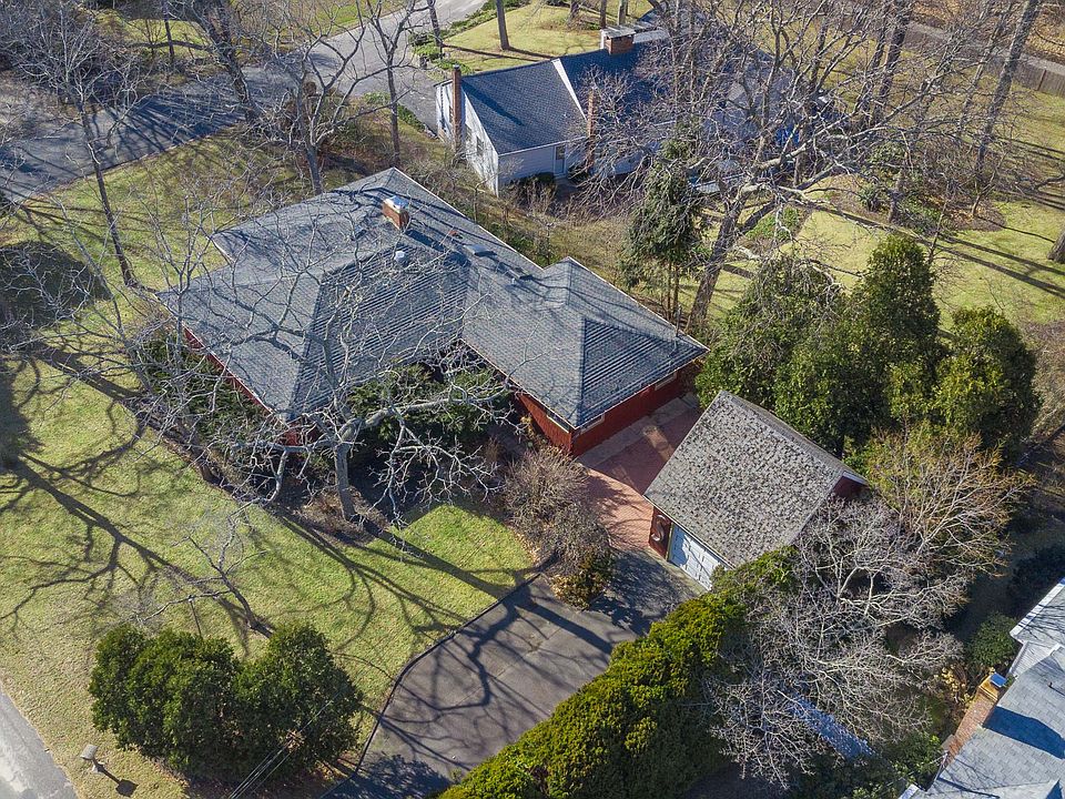 1st image of 750 Knollwood Ln