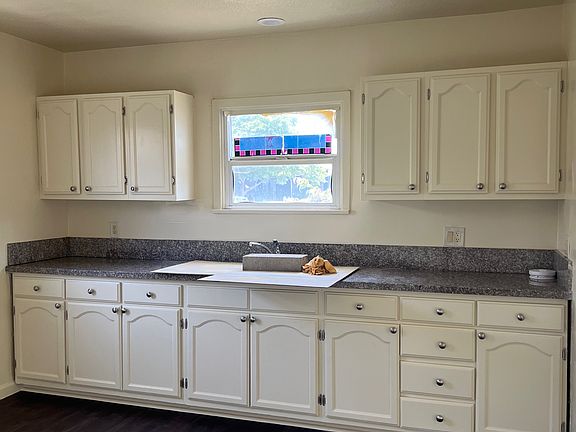 3rd image of 1125 W 87th St