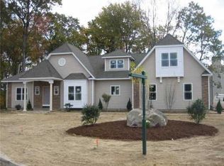 3 Joseph Henry Ln, Cranston, RI 02921