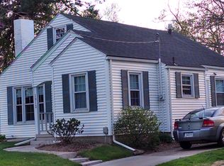 1912 38th St, Des Moines, IA 50310