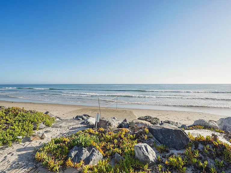 Sun, sand, and the perfect beachside match.