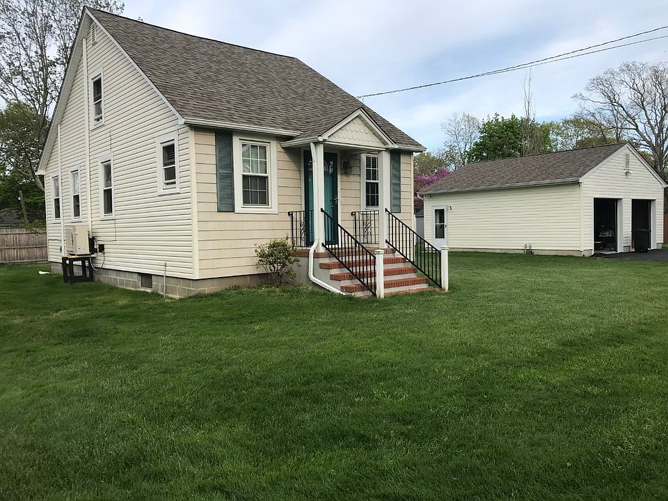 1st image of 93 Monroe Dr
