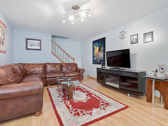 3rd image of 134 Brookwood Ct #134