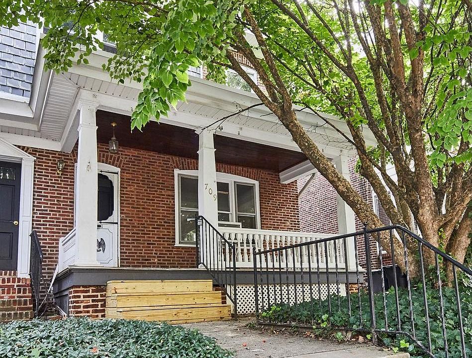1st image of 709 W 19th St