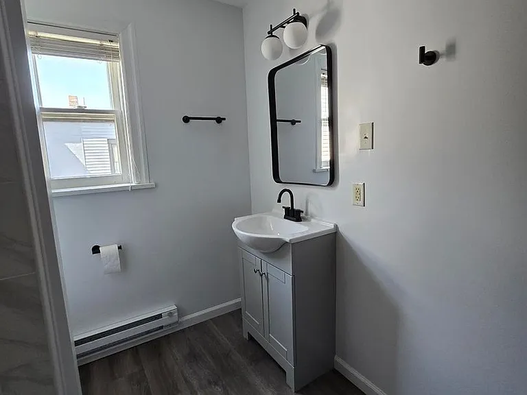 145 E North Ave — Photo 23