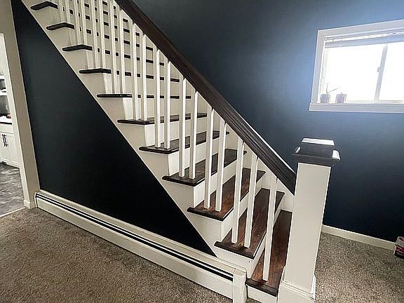4th image of 208 W Jacker Ave