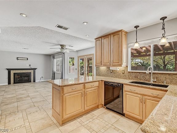 3rd image of 1827 Escondido Ter