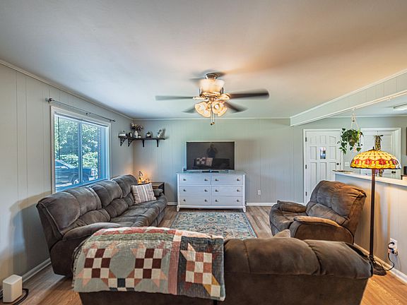 4th image of 1750 Lambert Dr