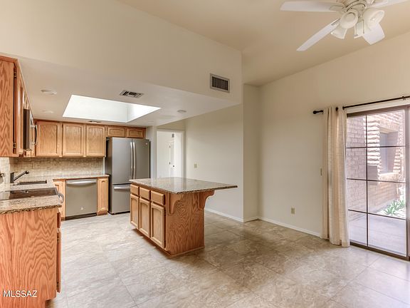 2nd image of 5335 N Strada De Rubino