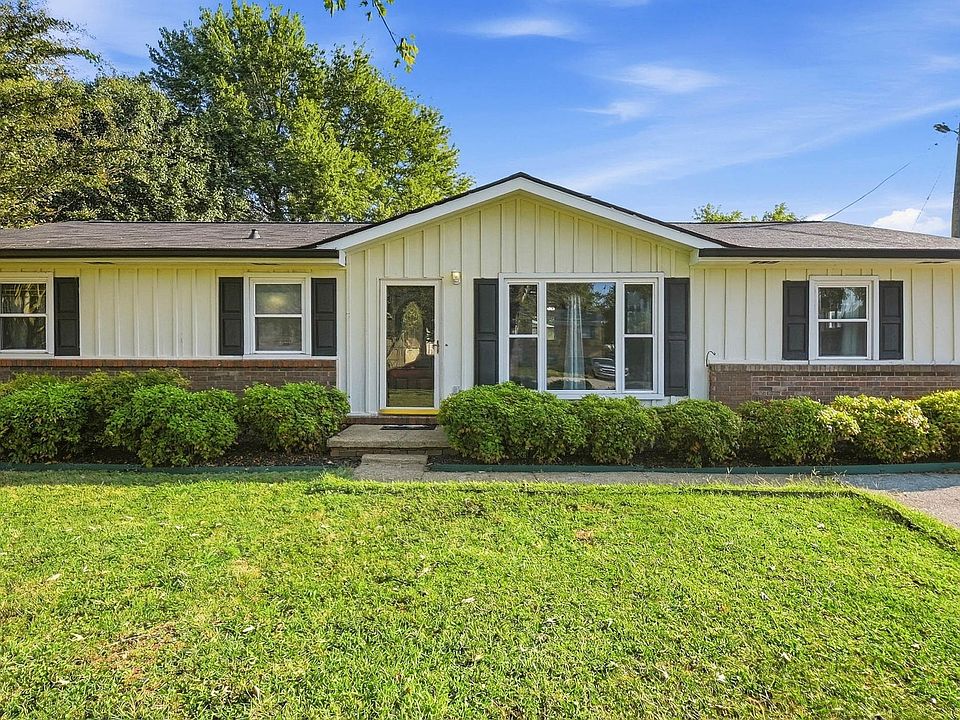 1st image of 1389 Meadowood Dr