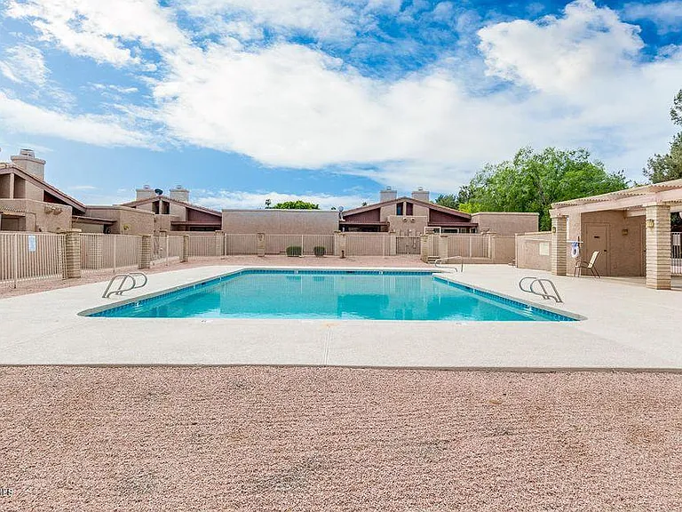 2705 E Cactus Rd — Photo 7