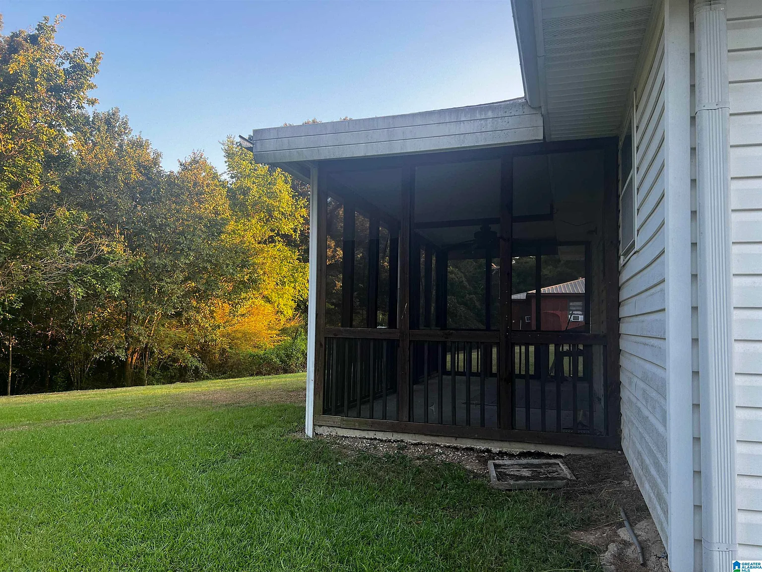 3 bed, 1.0 bath, 936 sqft, $1,400 — Photo 4