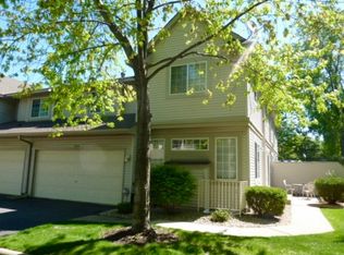 1034 Lovell Ave, Roseville, MN 55113