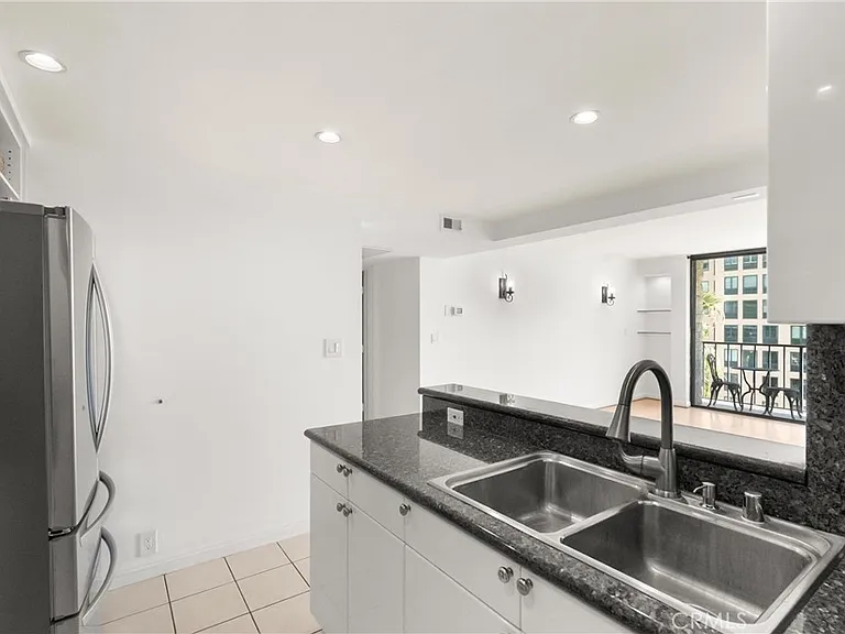 10535 Wilshire #912 — Photo 17