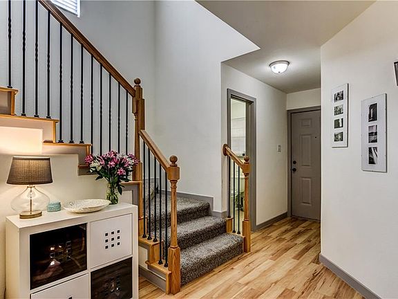 2nd image of 4000 Vista Mar Dr