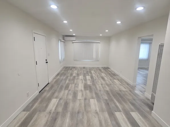 8822 1/2 Ramsgate Ave #1/2, Los Angeles, CA 90045