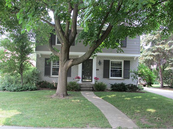 2nd image of 32323 Sheridan Dr