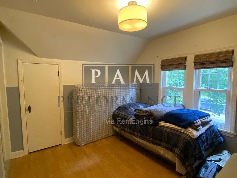 2922 S 48th St — Photo 26