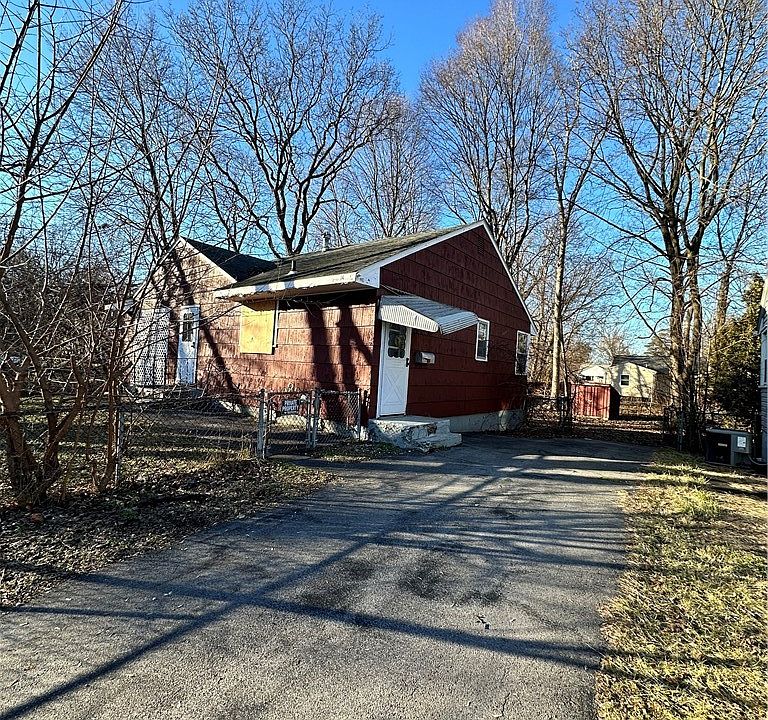 1st image of 186 W Florence Ave