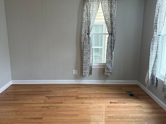5th image of 24 E Orange St