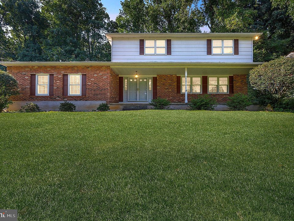 1st image of 29 Blue Jay Dr