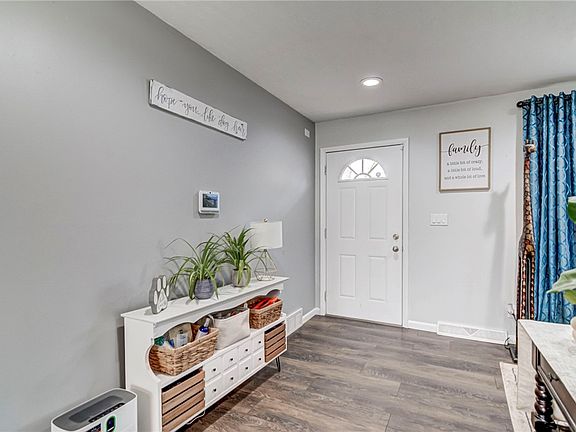 5th image of 36 N Lynette Dr