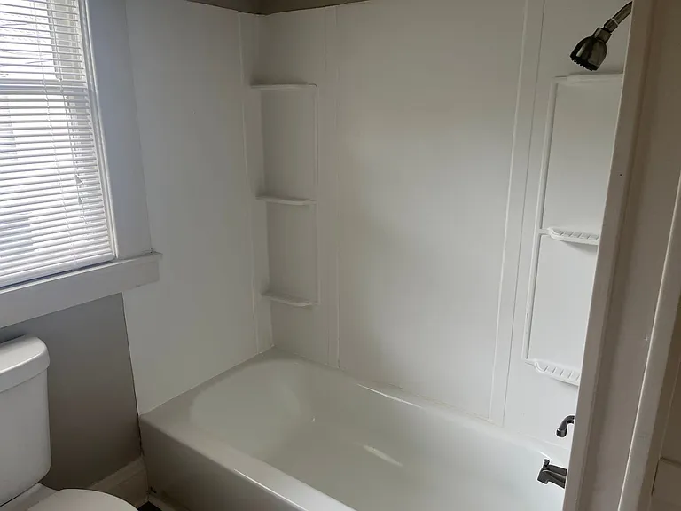 Wallace Ave Duplex — Photo 18