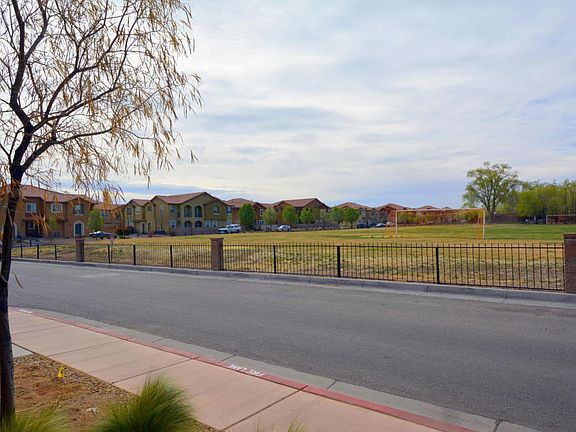 4th image of 601 Menaul Blvd NW #402