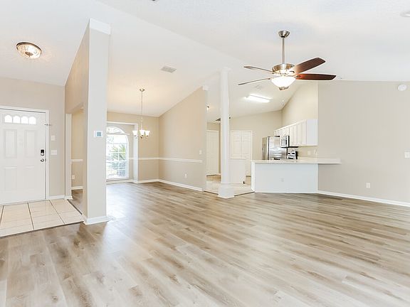 3rd image of 1554 Mountain Lake Dr W