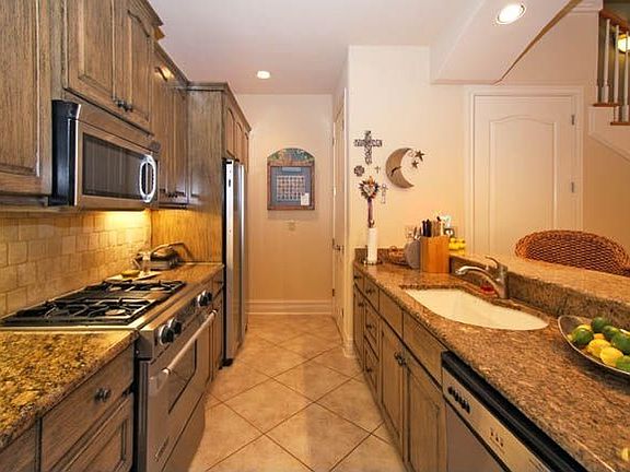 4th image of 7897 Broadway St Unit 1101