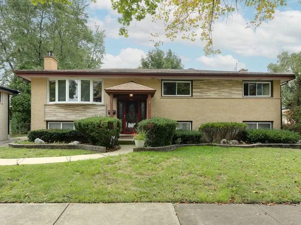 576 Forest Preserve Dr, Wood Dale, IL 60191