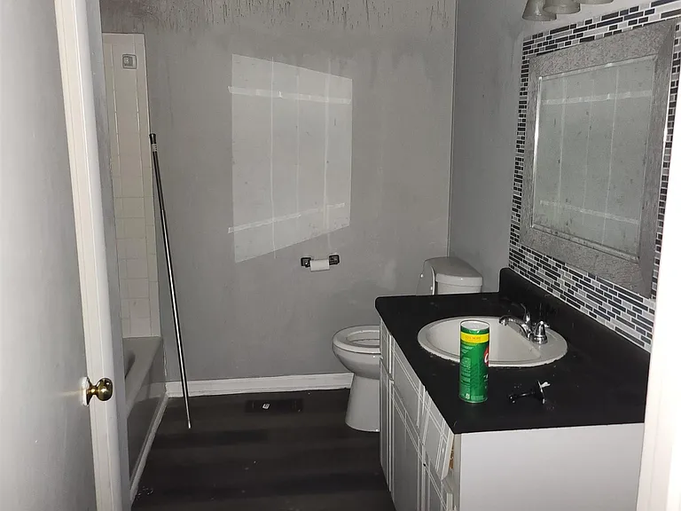 300 Carolina B11 Ave — Photo 5