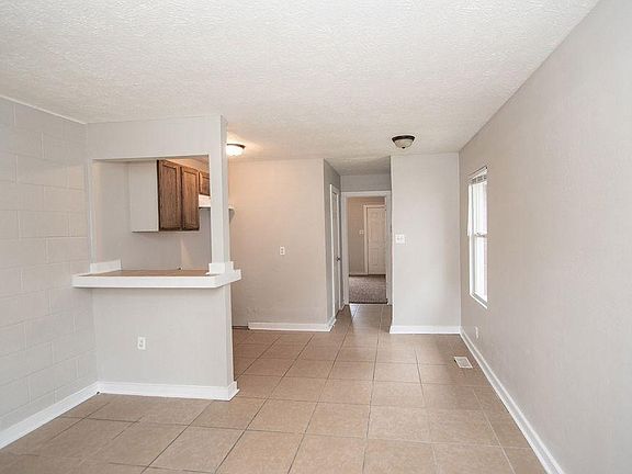 5th image of 818 N Beville Ave