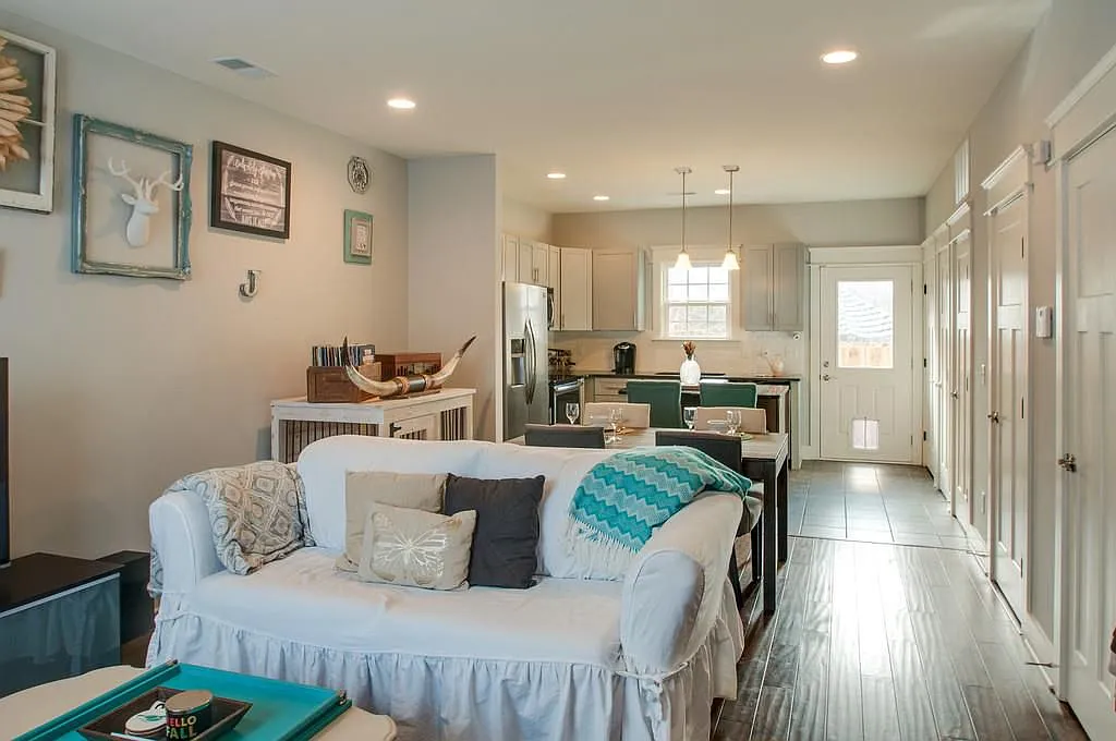 2 bed, 2.5 bath, 1134 sqft, $2,195 — Photo 4