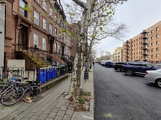 Rented by Signature Property Realty | media 42