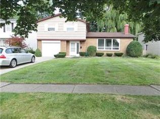 31 Cottonwood Dr, Buffalo, NY 14221